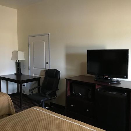 Executive Inn And Suites Pittsburg Bagian luar foto