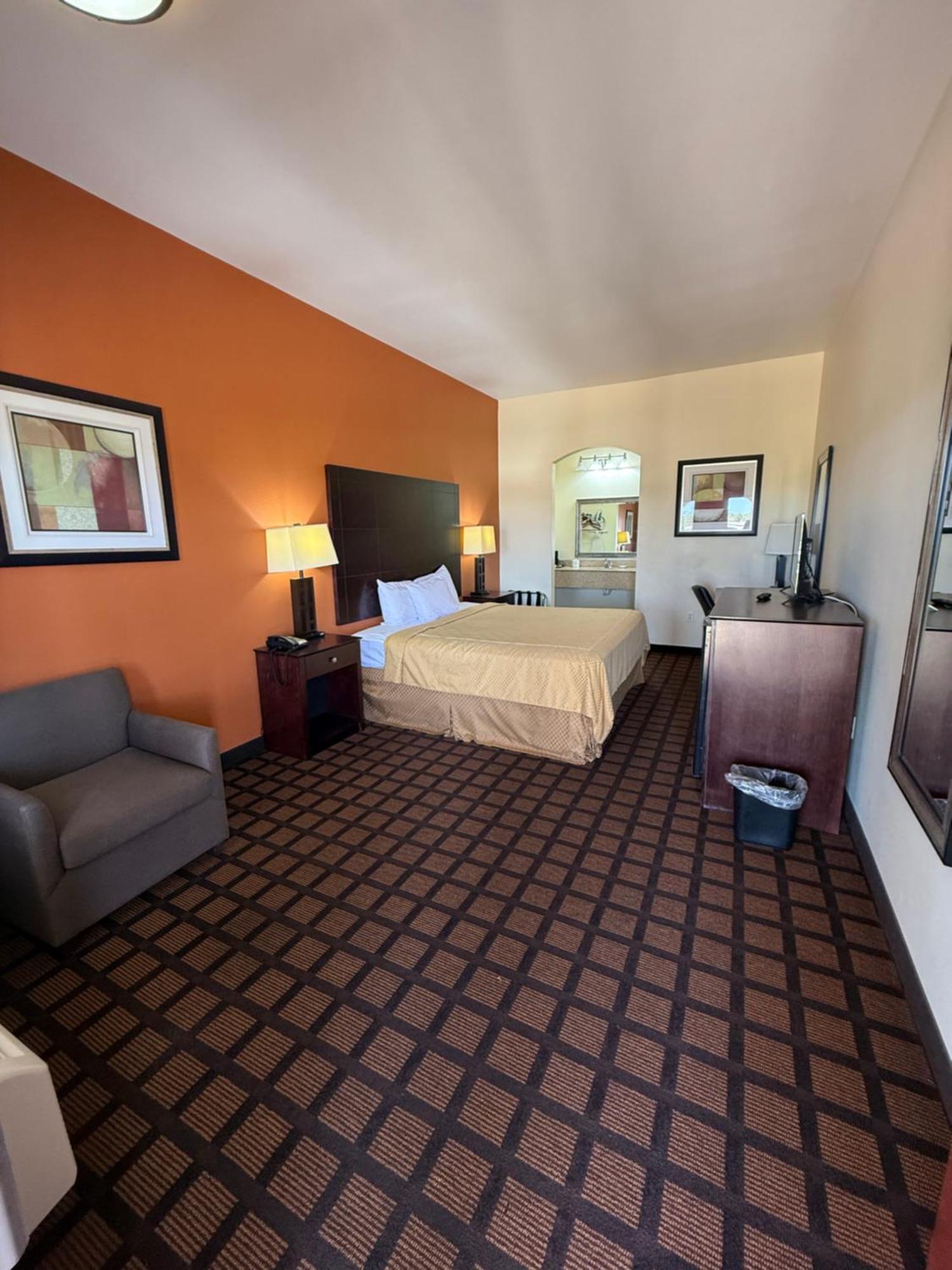 Executive Inn And Suites Pittsburg Bagian luar foto