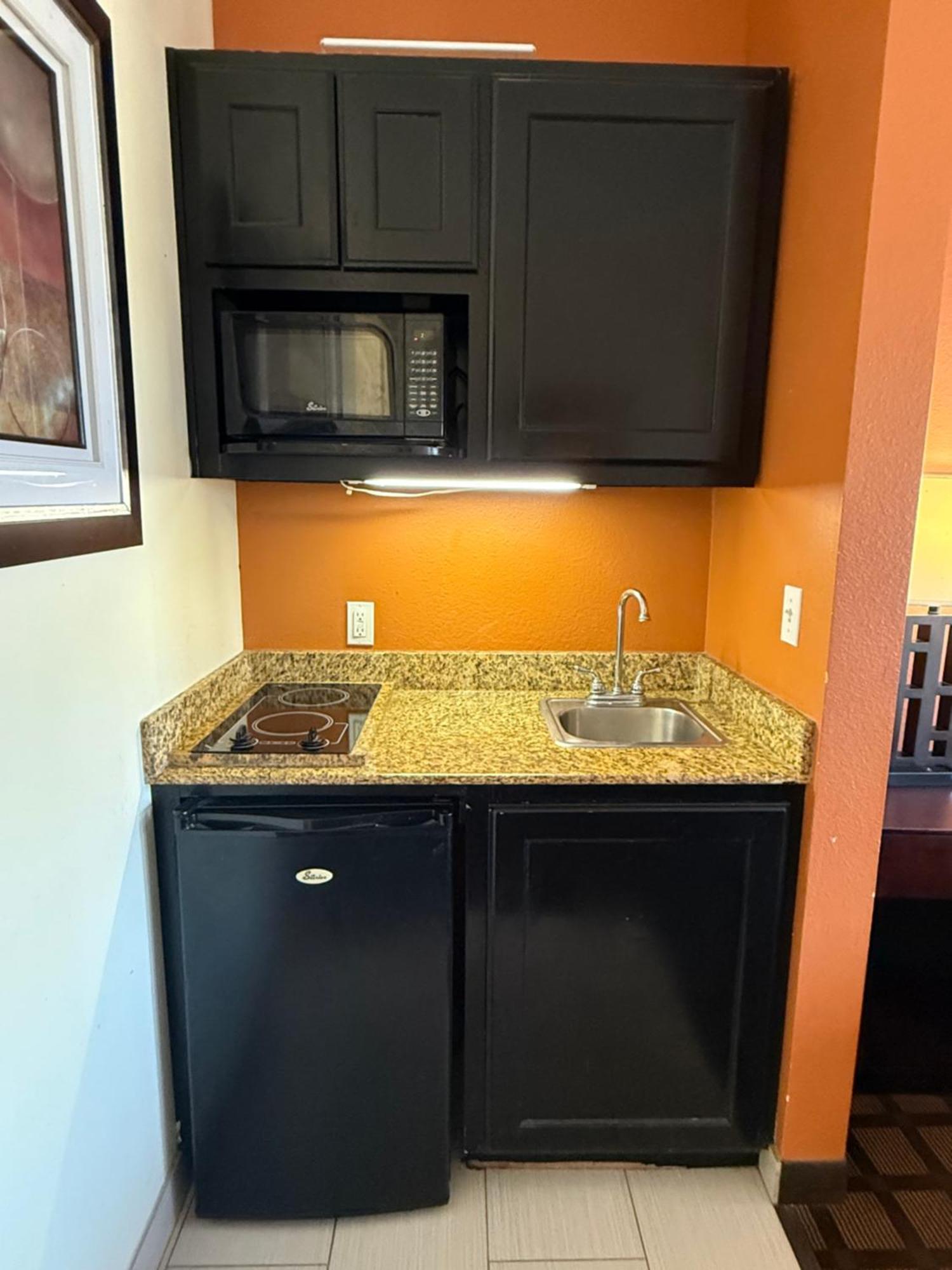 Executive Inn And Suites Pittsburg Bagian luar foto